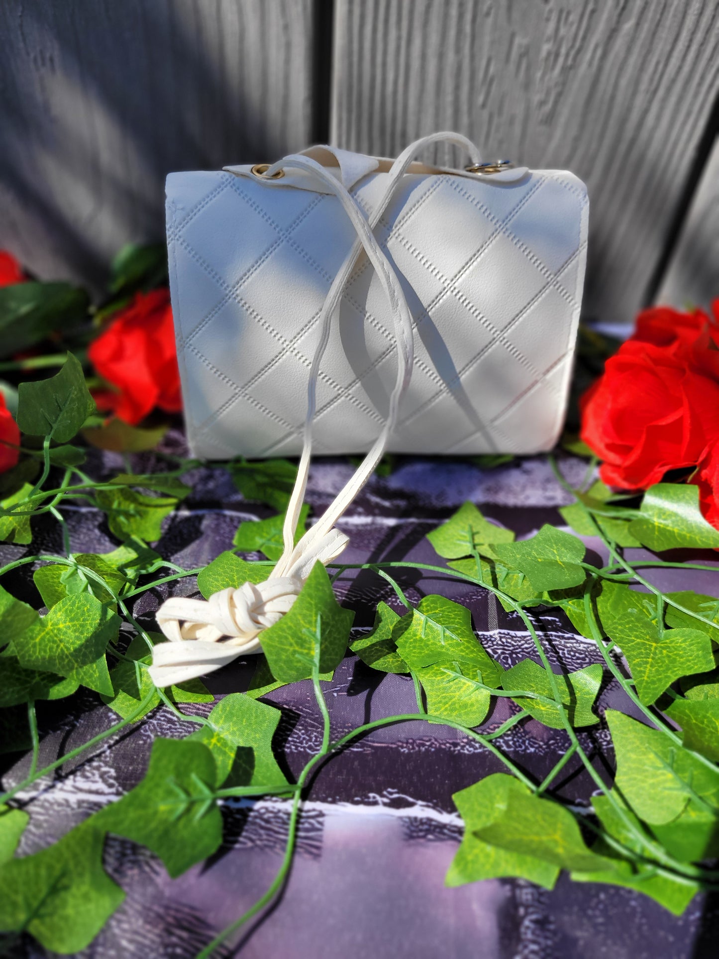 Stylish Minimalist Women's PU Crossover Handbag with Adjustable Strap