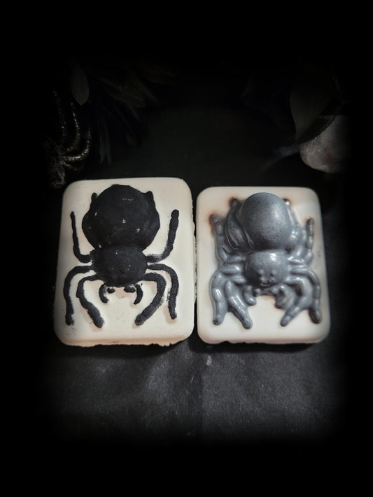 Spider Glow Soap and Bath Bomb Set