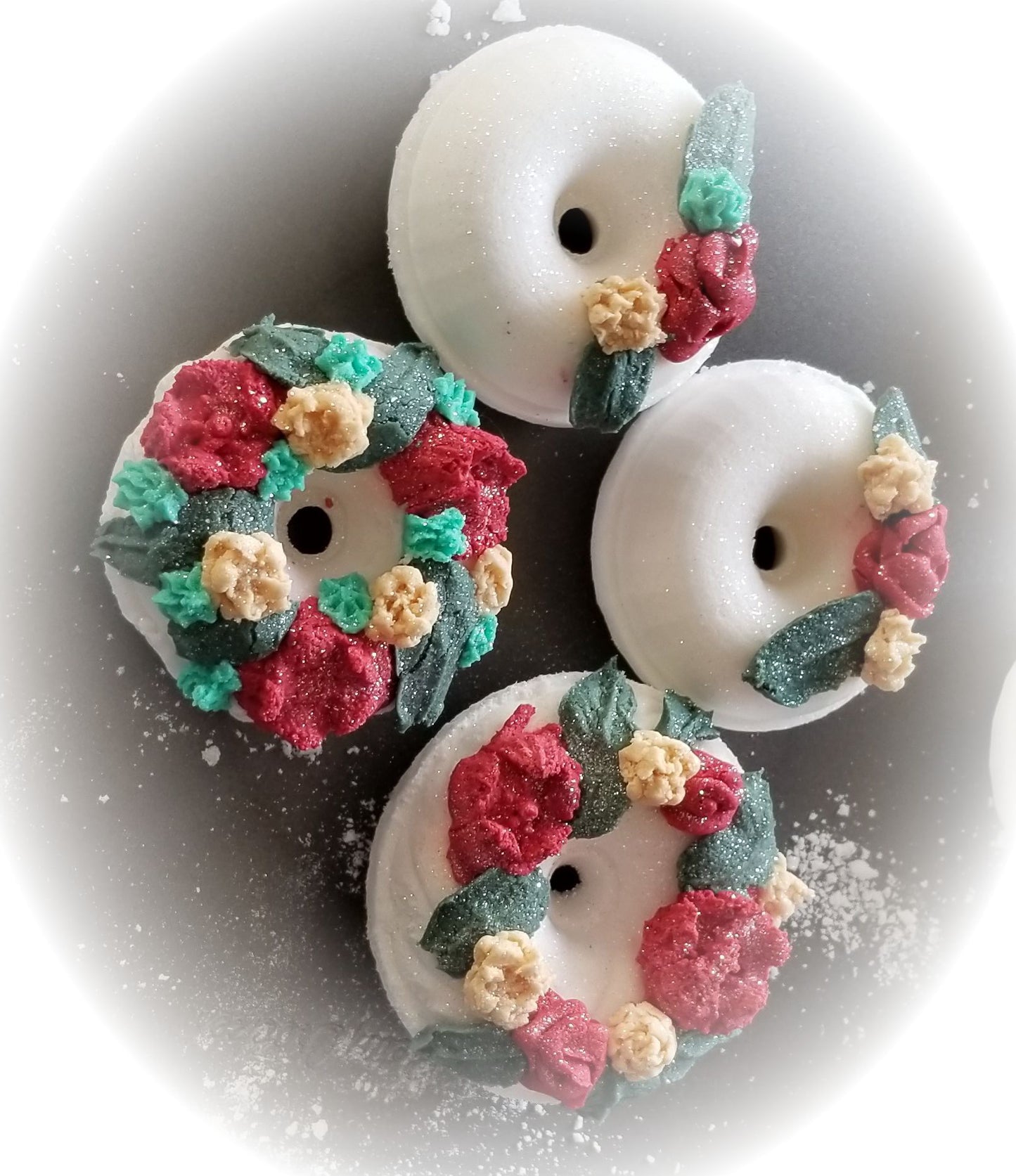 Christmas Wreath Bath Bomb with bubbles