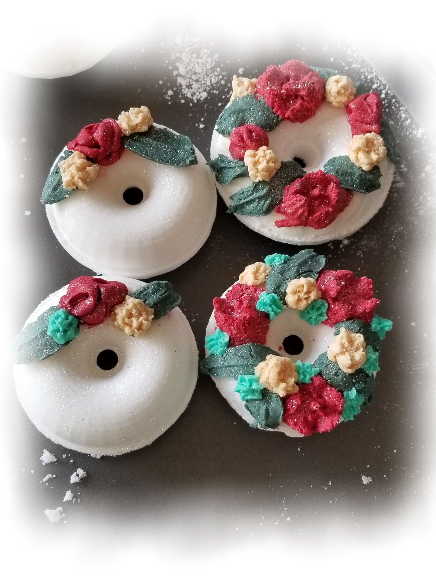 Christmas Wreath Bath Bomb with bubbles