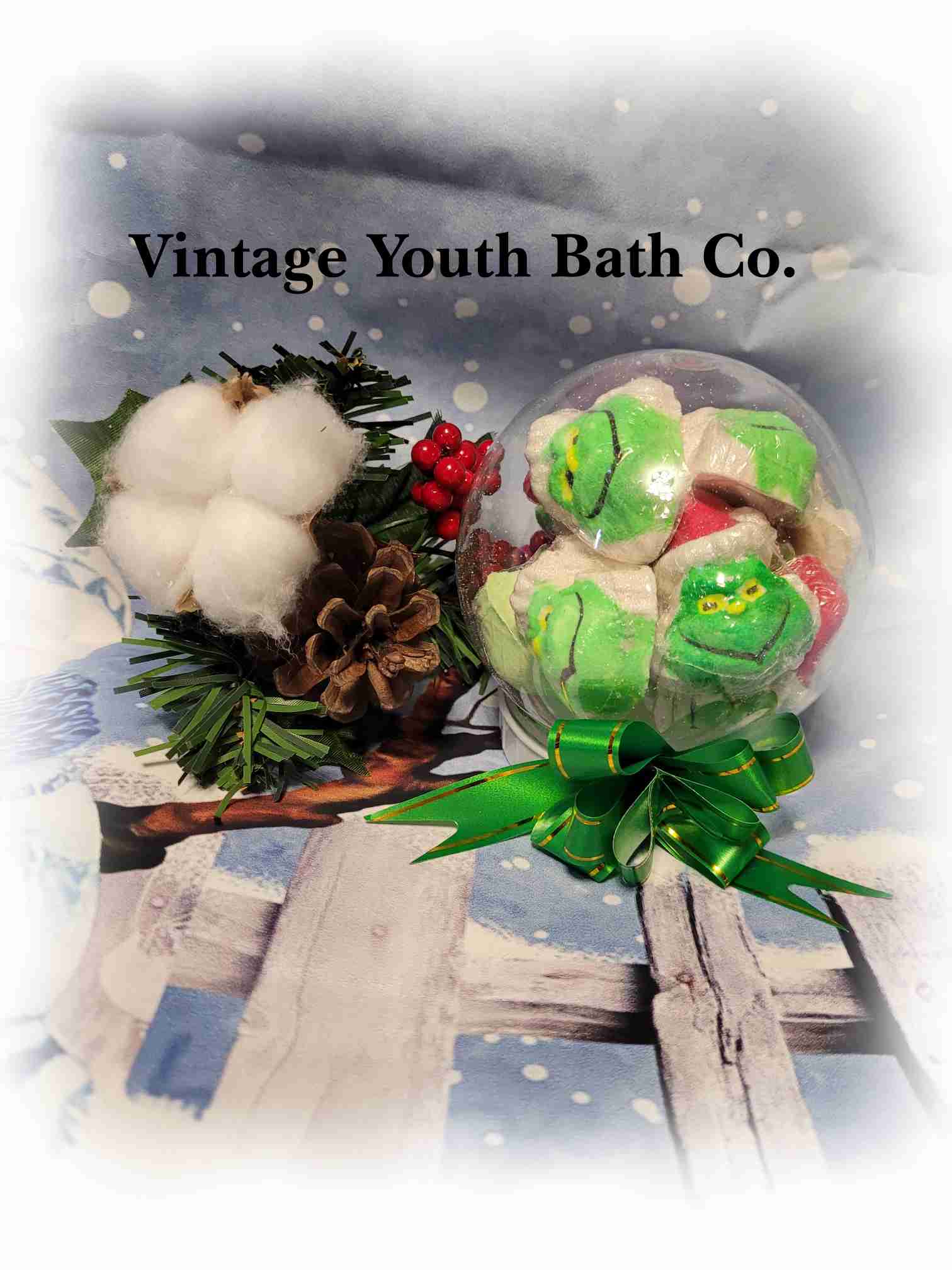 Grinch Snow Globe, Mini Grinch bath bombs, Christmas Grinch Bath Bombs  Each package contains 9 bombs total  You keep the snow globe when done as we include instructions on how to make a real snow globe as a keepsake.